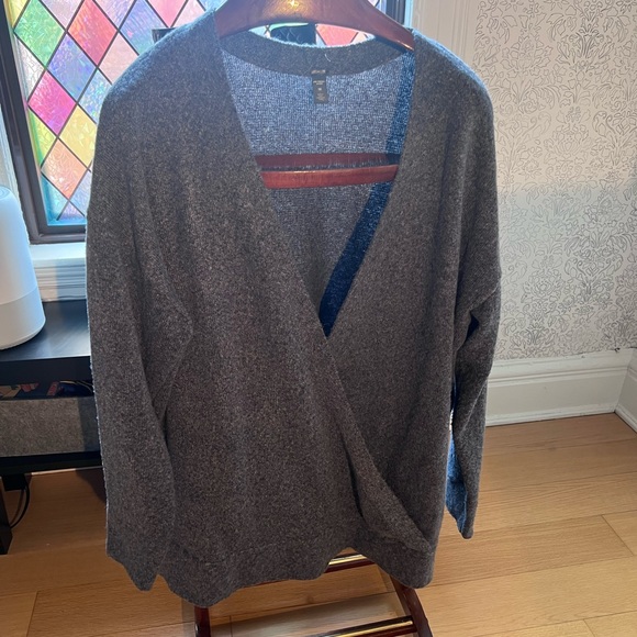 Soft & cozy wrap front sweater - Picture 4 of 6